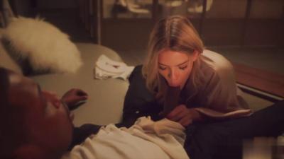 趁老公熟睡夜袭饥渴人妻 深夜背德偷情刺激实录